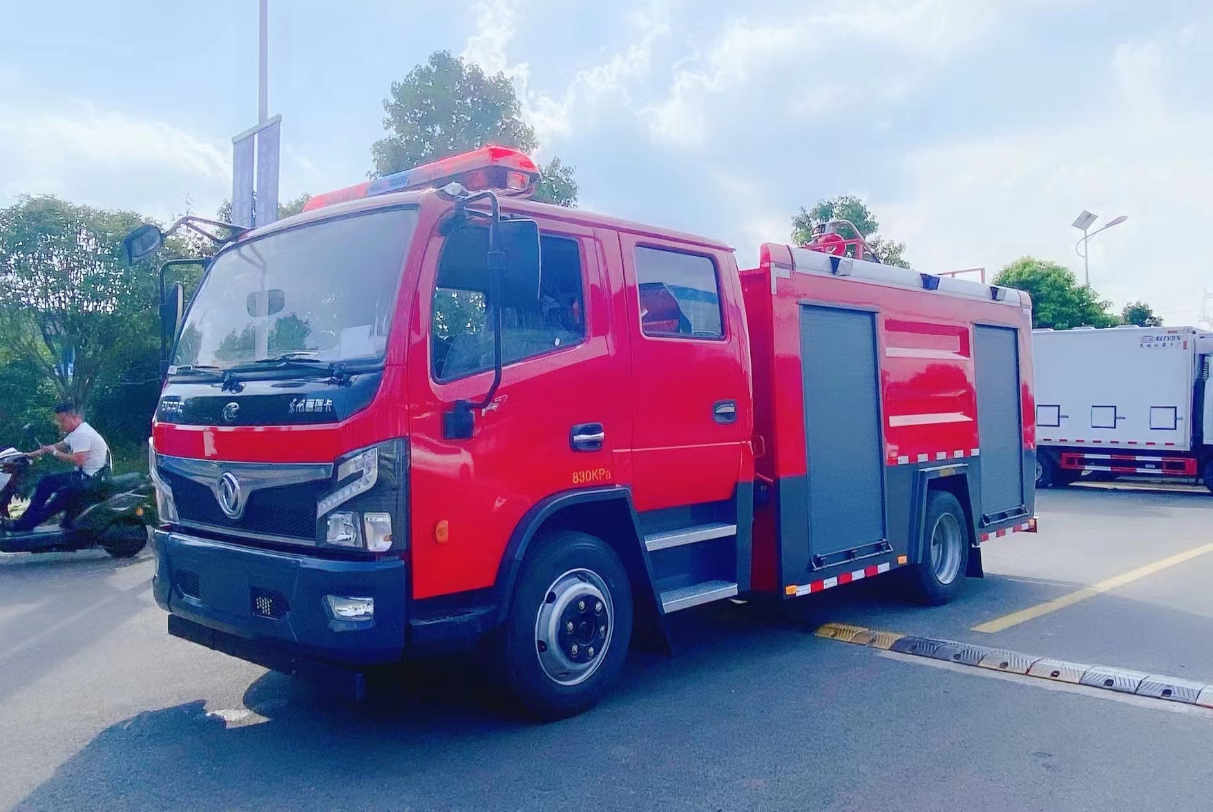 東風5噸水罐消防車